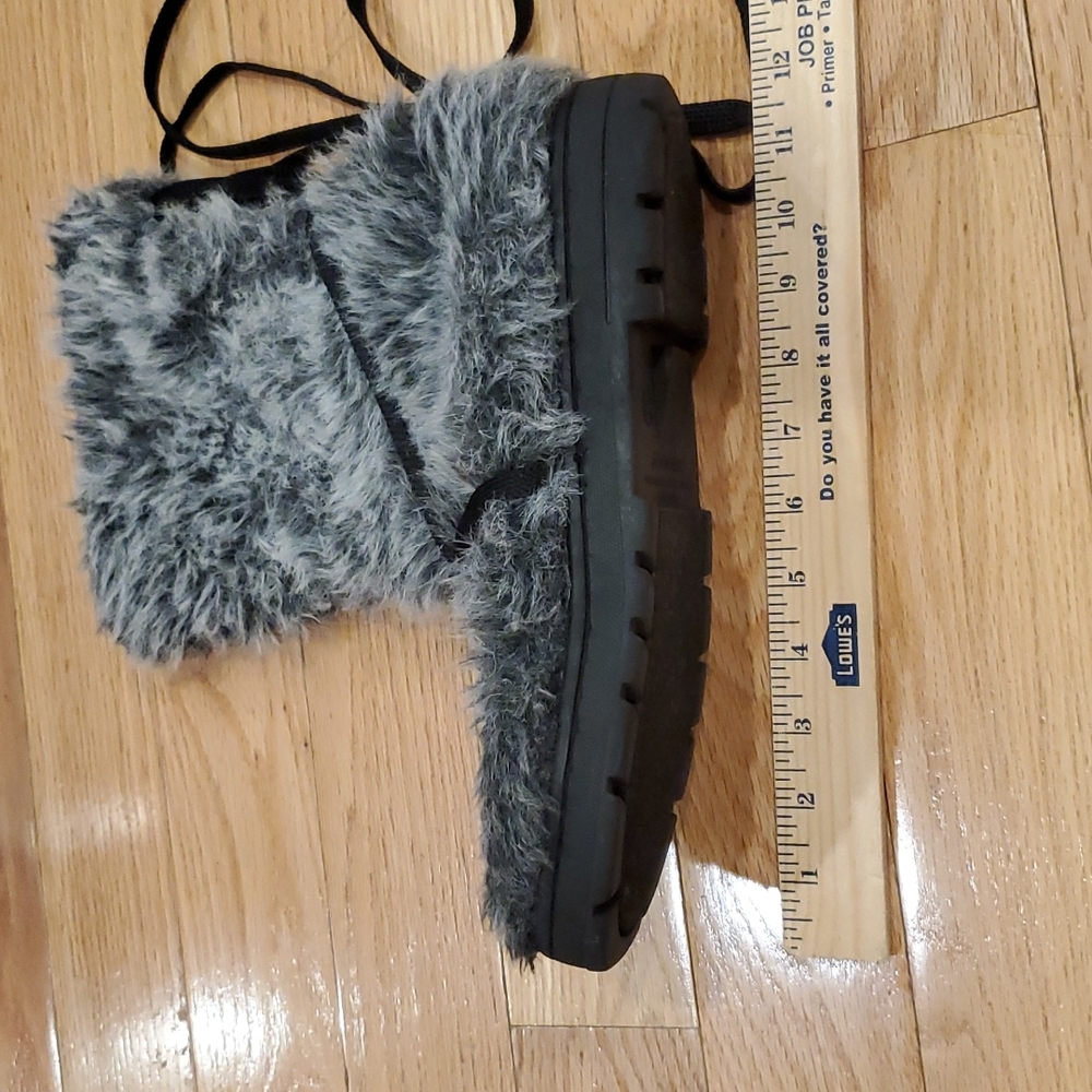 Fuzzy boots - Picture 11 of 11